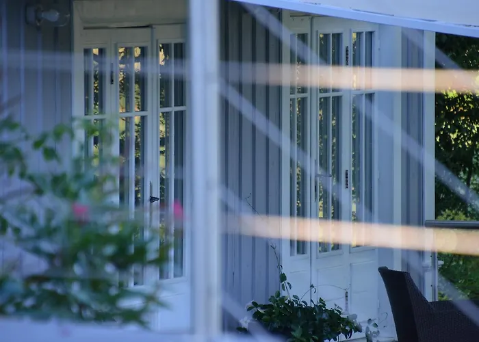 La Petite Aiguebonne Bed & Breakfast 4*