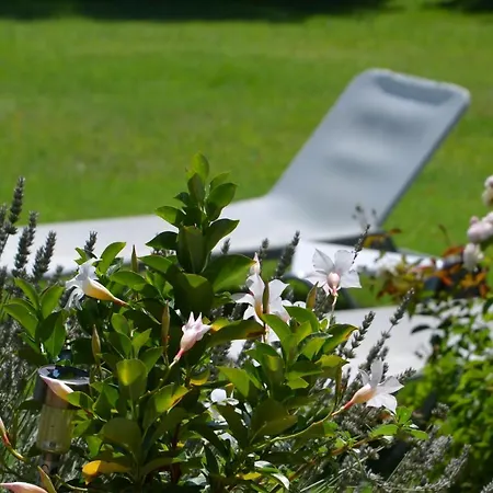 La Petite Aiguebonne Bed & Breakfast 4*